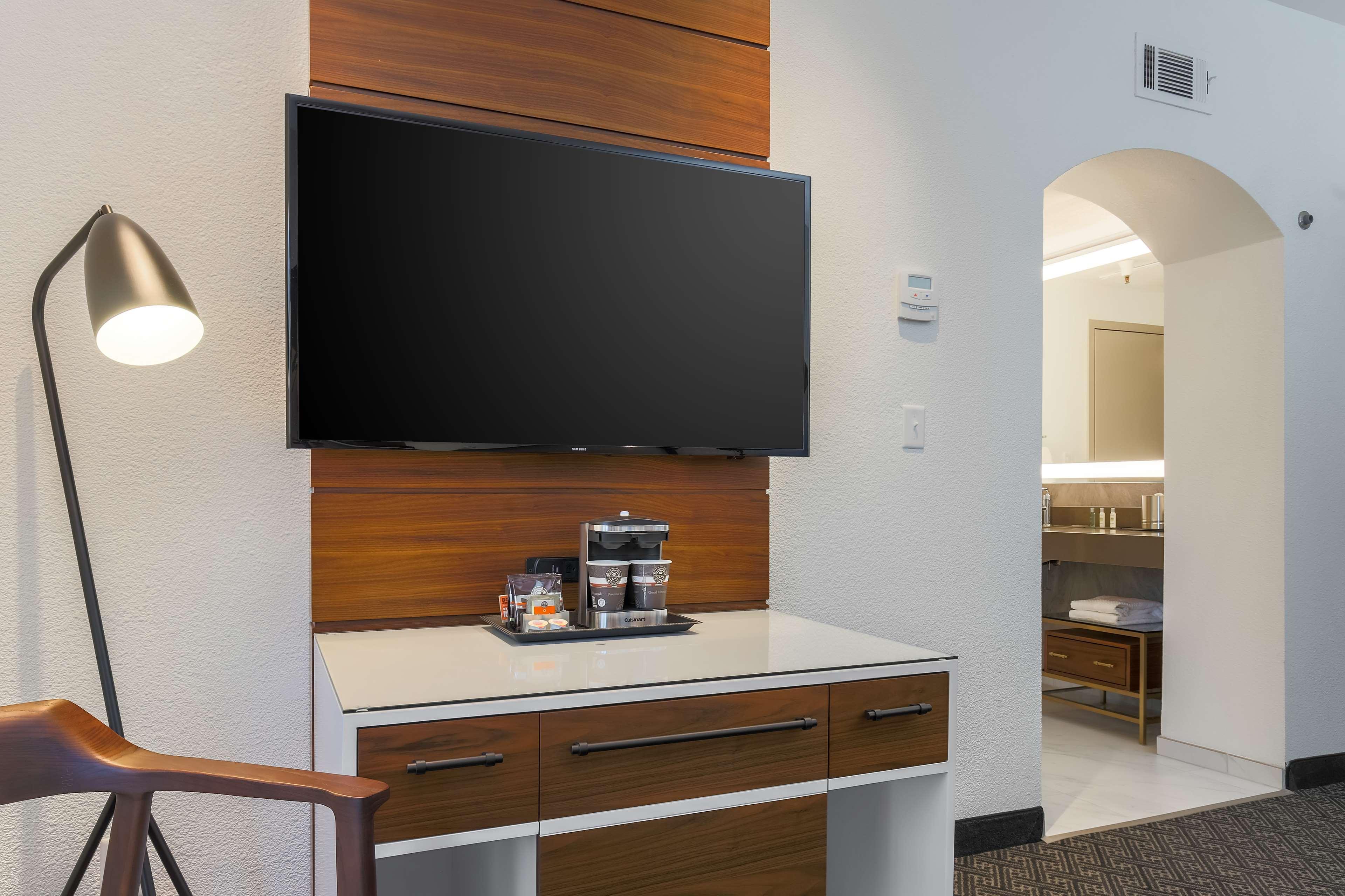 Doubletree Suites By Hilton Hotel Sacramento - Rancho Cordova Exterior photo