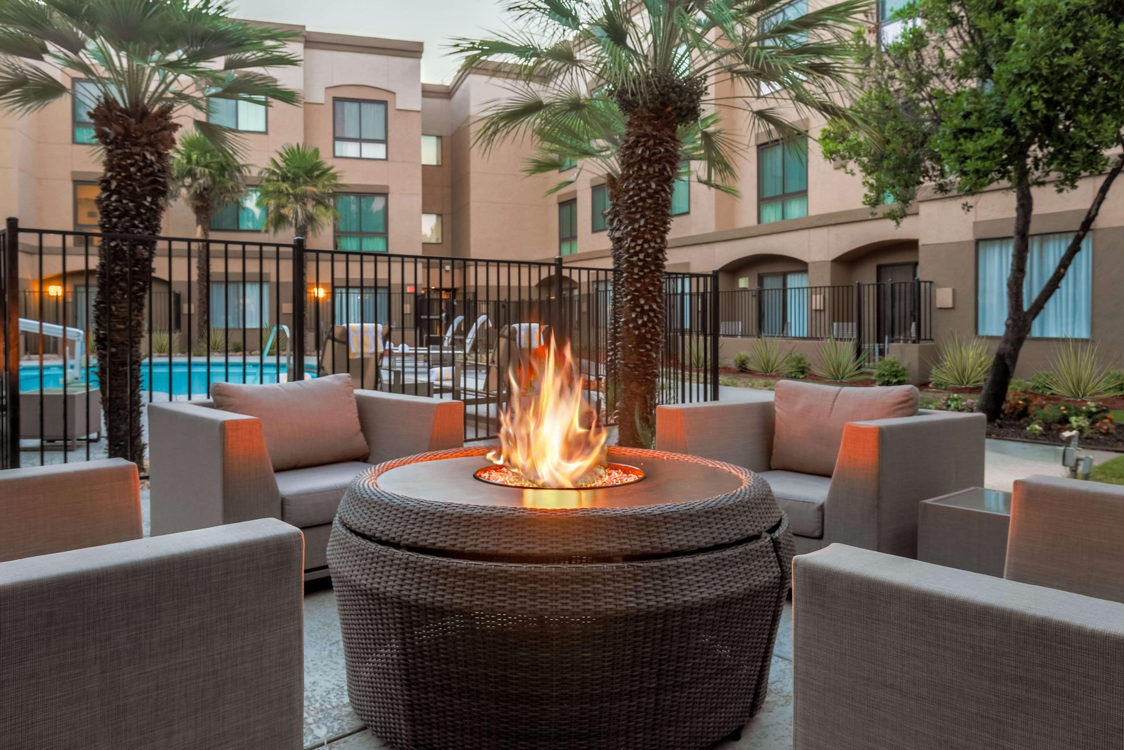Doubletree Suites By Hilton Hotel Sacramento - Rancho Cordova Exterior photo