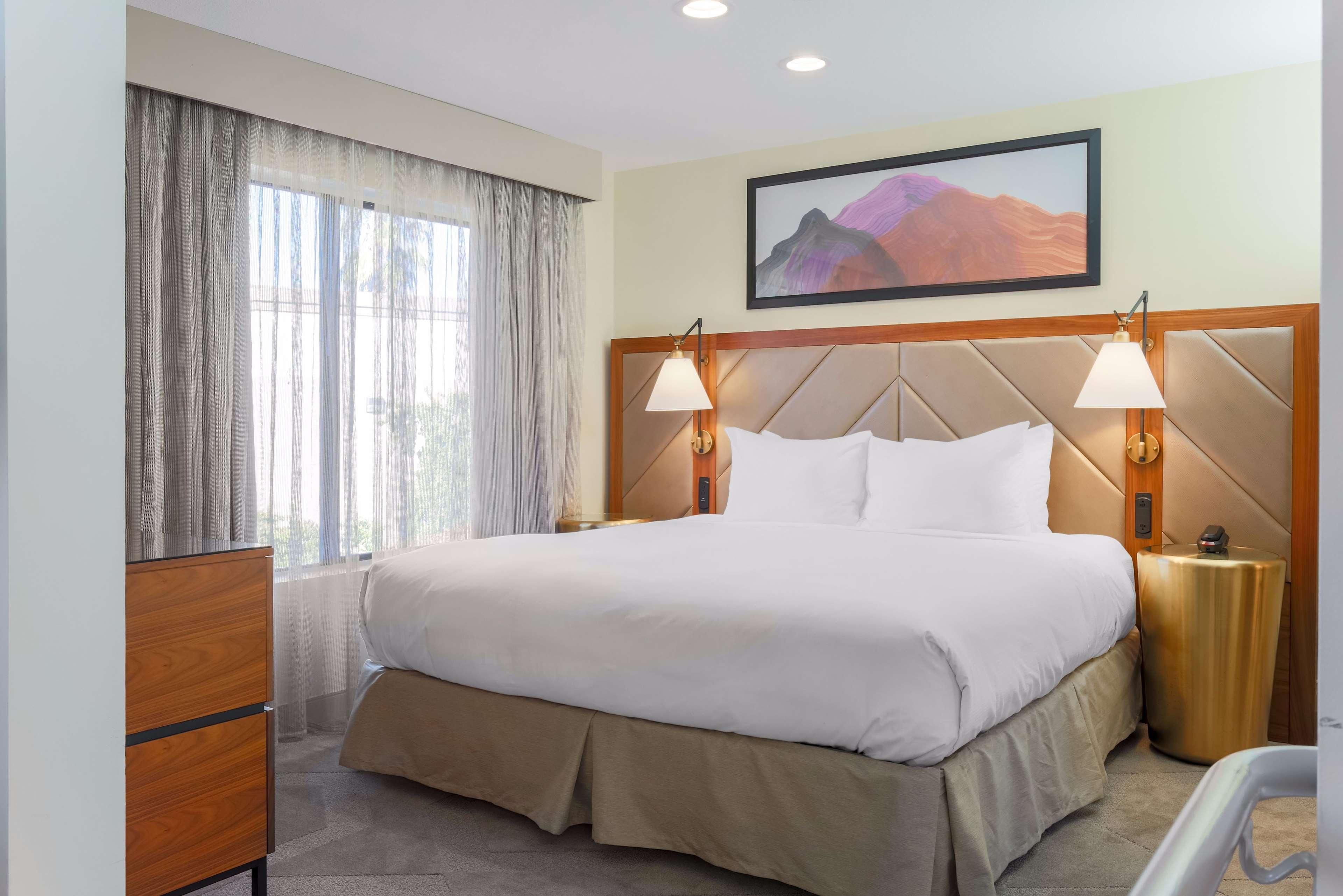Doubletree Suites By Hilton Hotel Sacramento - Rancho Cordova Exterior photo